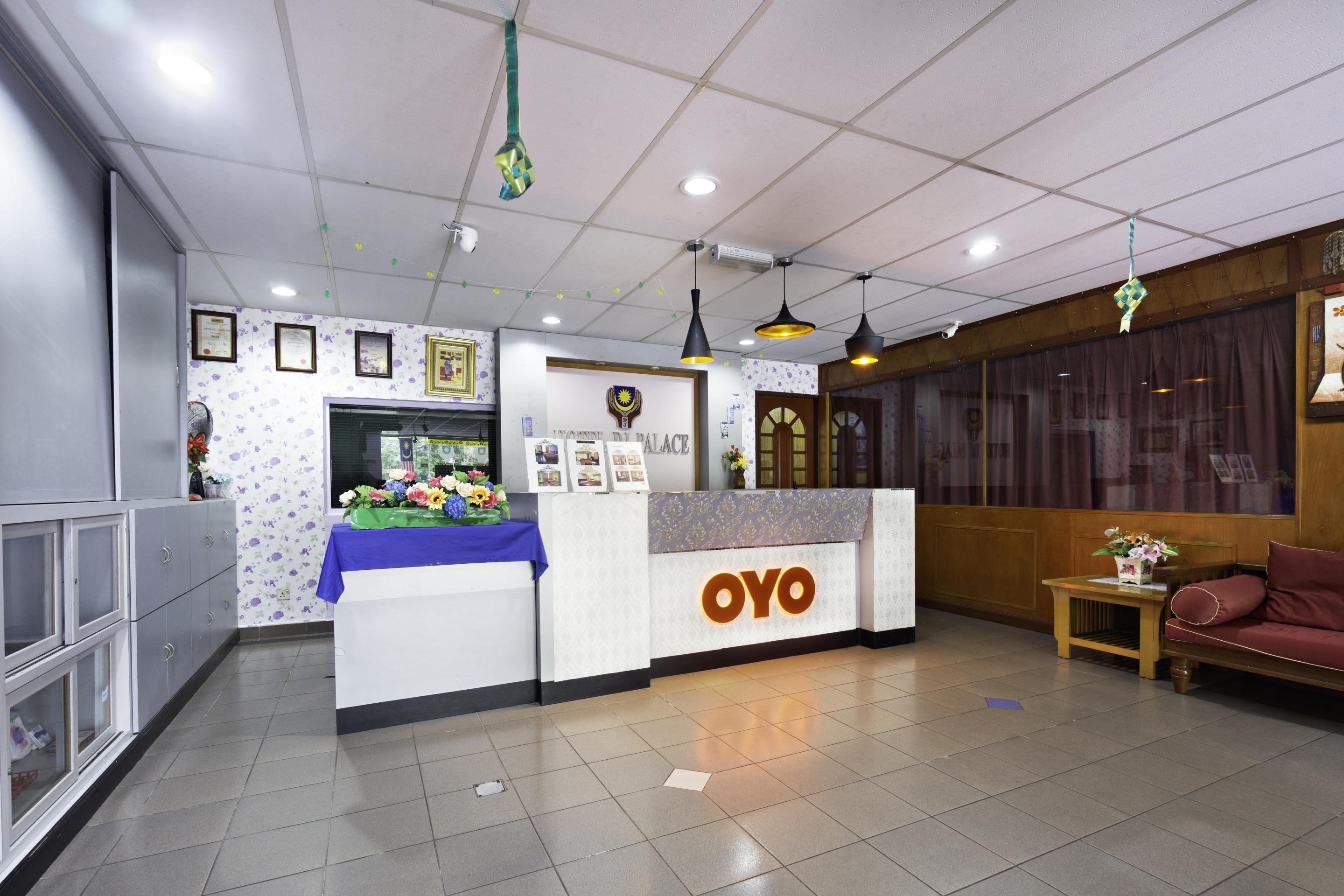 Oyo-44101Dj皇宫酒店 卢穆特 外观 照片